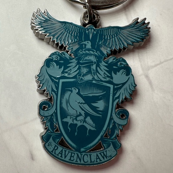 🐦‍⬛🦋💙Ravenclaw Keychain from Harry Potter Wizarding World Universal Studios - Picture 1 of 7